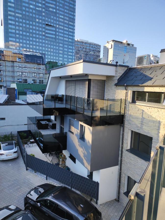 Luxurioeses Penthouse Mit Blick Auf Die Uno-City Und Dem Kaiserwasser. 3Schlafzimmer, 2 Baeder, Privat Lift Ins Apartment Wien Eksteriør billede